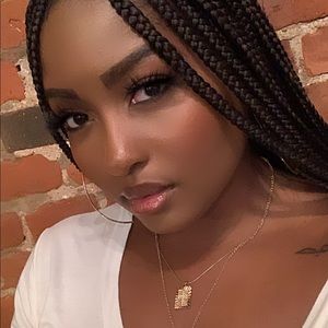 Meet your Posher, Raquel